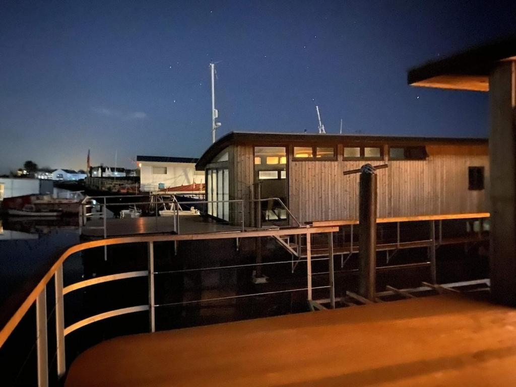 Houseboat Eleuthera Бембридж Экстерьер фото